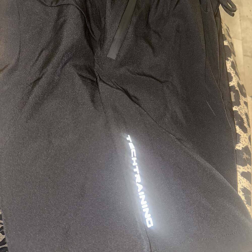 Tech Training Shorts - Picture 5 of 5
